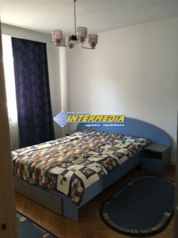 3-camere-decomandat-in-cetate-la-etajul-1-mobilat-1
